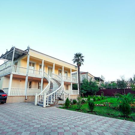 Green Garden Guest House Tskaltubo Bagian luar foto